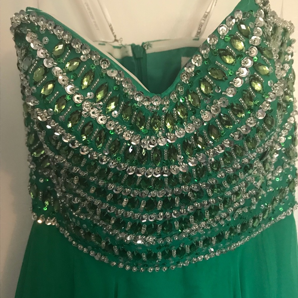 Sherri Hill 1539 Emerald Green Dress - Picture 6 of 8